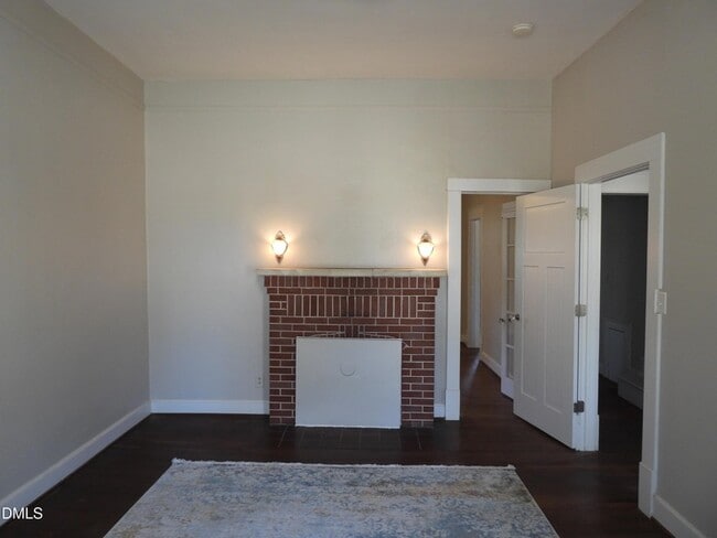 Building Photo - 483 W Salisbury St