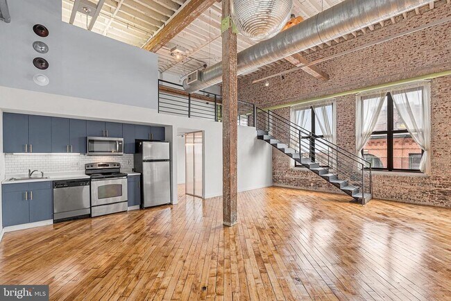 Building Photo - 428 N 13th St