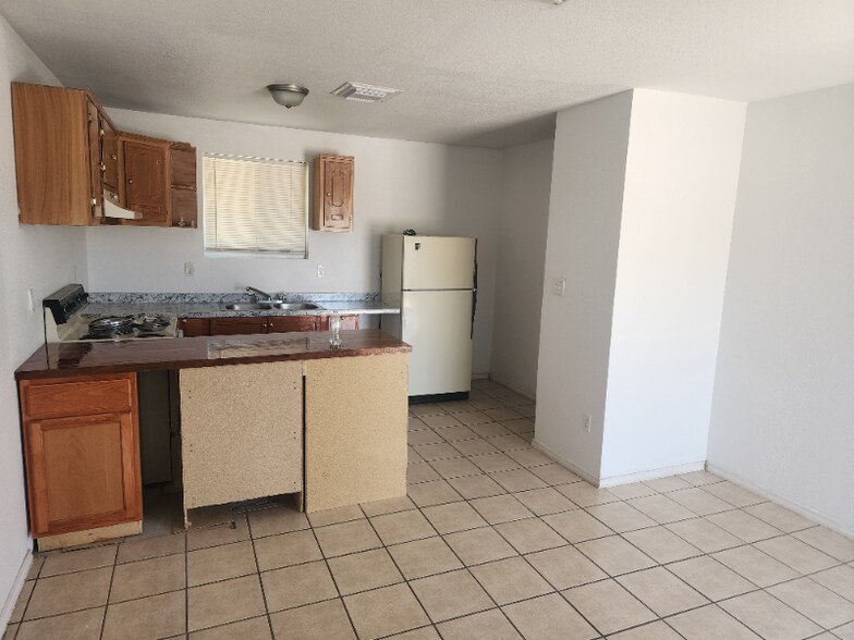 Primary Photo - 7375 N Loop Dr