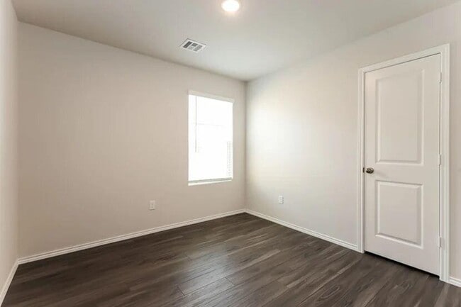 Building Photo - 1805 Crimson Lake Blvd