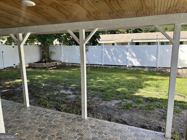 Building Photo - 542 Chateau Cir