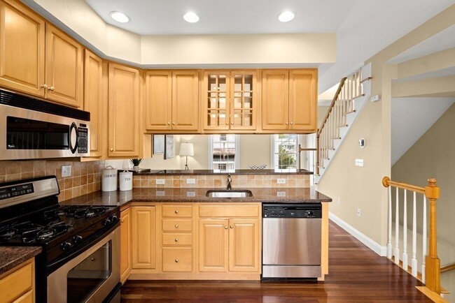 Building Photo - 72 Exchange St