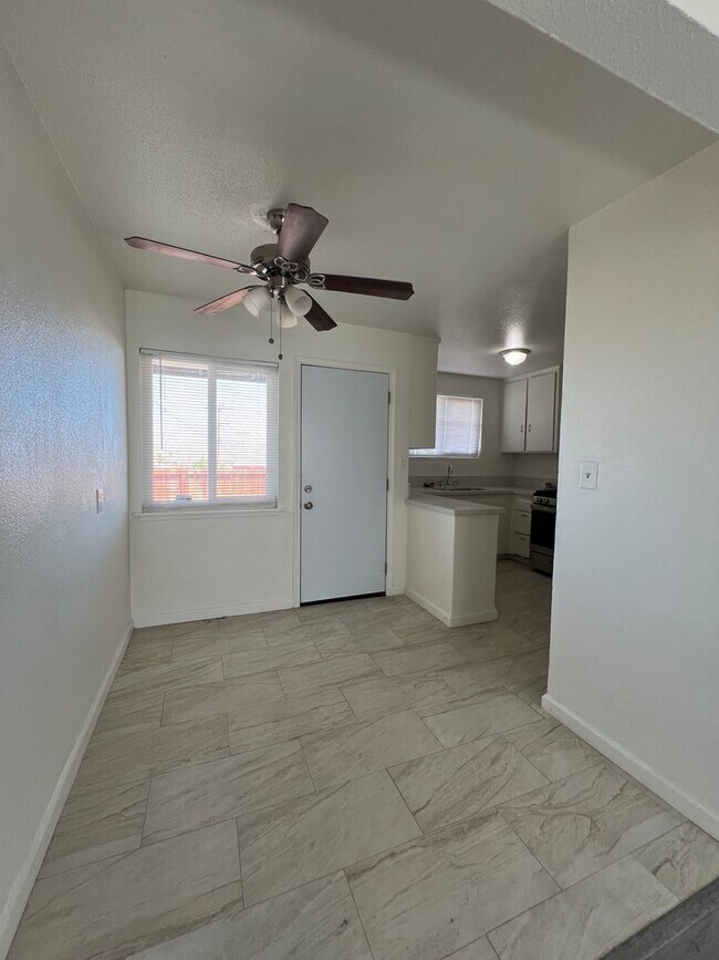 Building Photo - P056