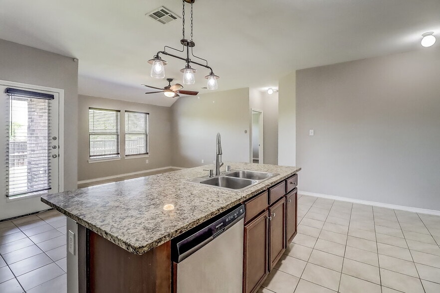 Building Photo - 2520 Caden Ct
