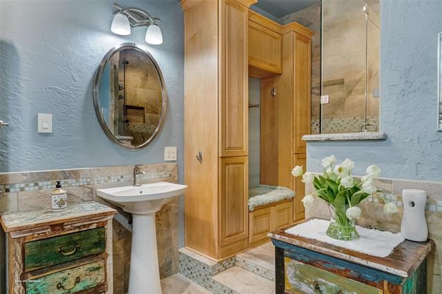 Building Photo - 18754 Farm to Market Rd 2755