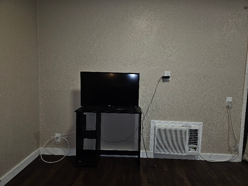 Building Photo - 2040 Indian Point Rd