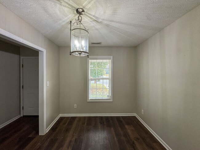 Building Photo - Charming 3 Bed 2 Bath Spring Lake Home wit...