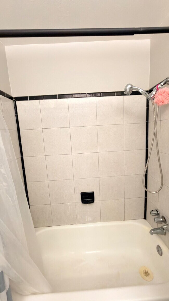 Building Photo - Spacious Two-Story Home with Large Backyard – Available Now!