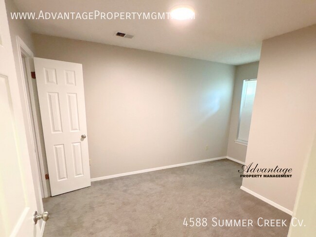 Building Photo - 4588 Summer Creek Cove