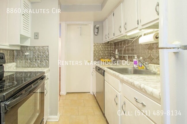 Building Photo - 8860 Walutes Cir