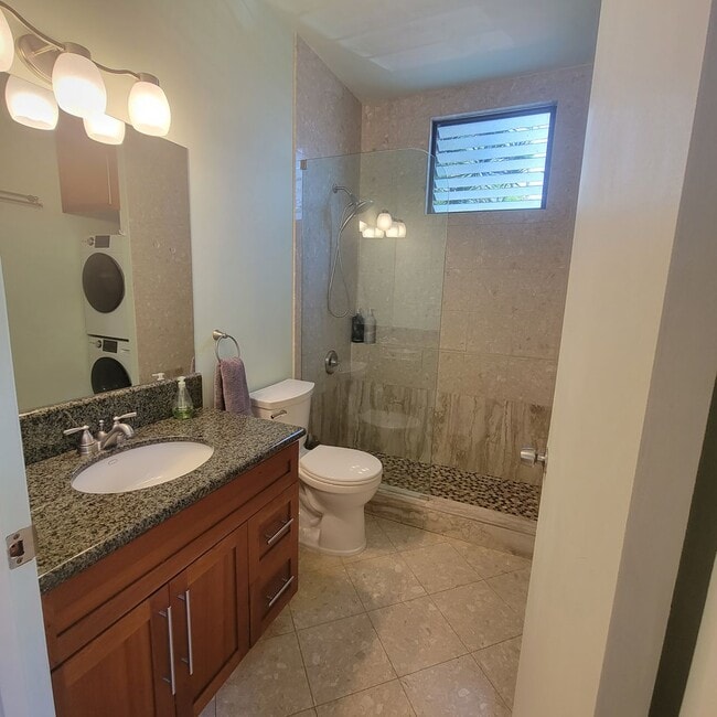 Building Photo - Turned key Fully Furnished Condo