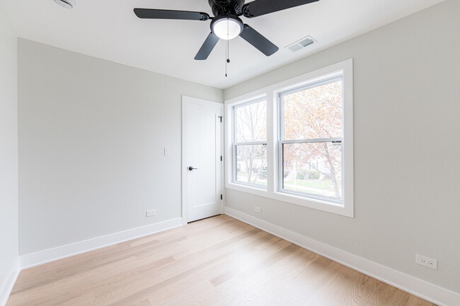 Building Photo - 4129 N Oketo Ave