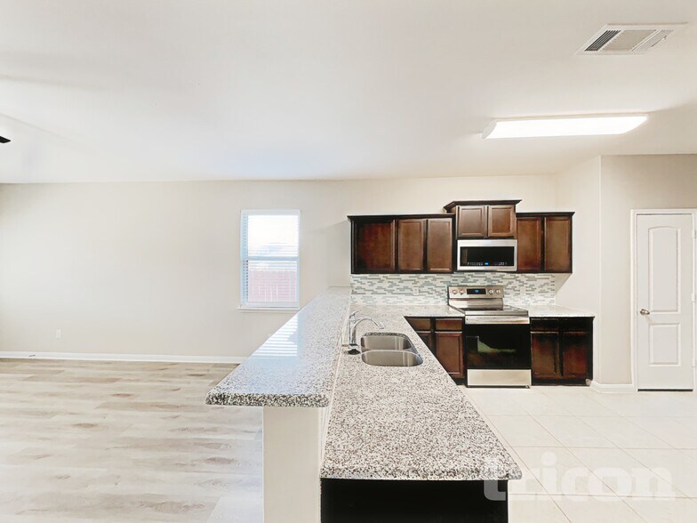 Building Photo - 6008 Obsidian Creek Dr