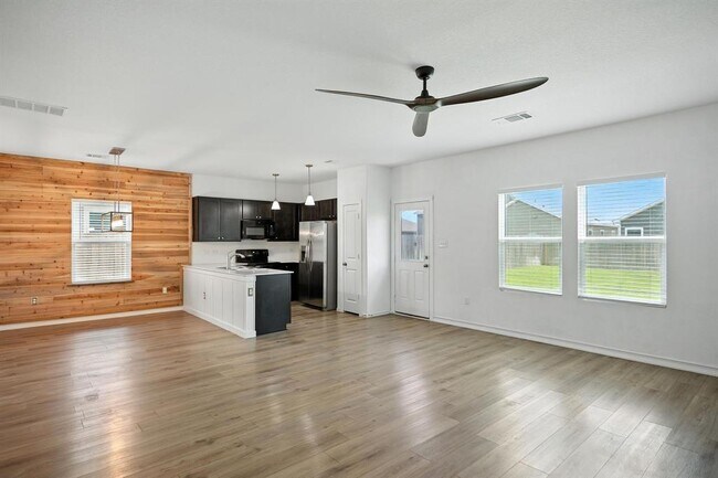 Building Photo - 1113 Cattail Ln