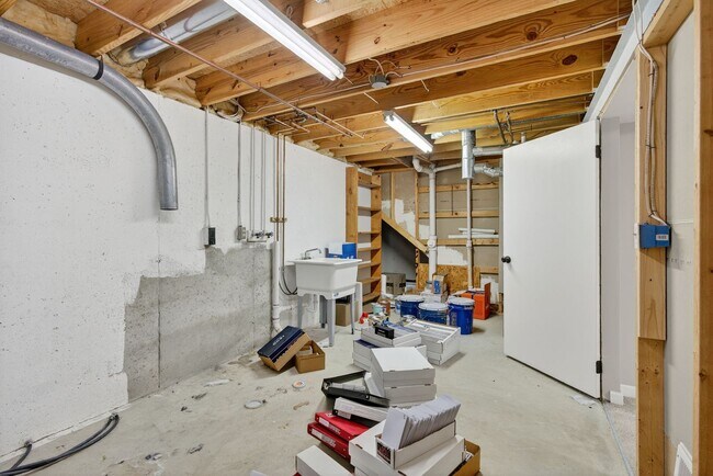 Building Photo - Move-In Ready Gem on a Corner Lot in O’Fal...