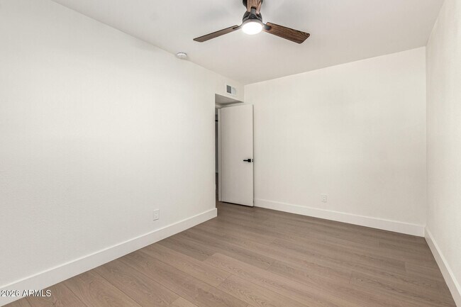 Building Photo - 830 S Dobson Rd