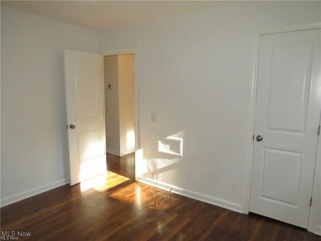Building Photo - 6424 N Ridge Rd