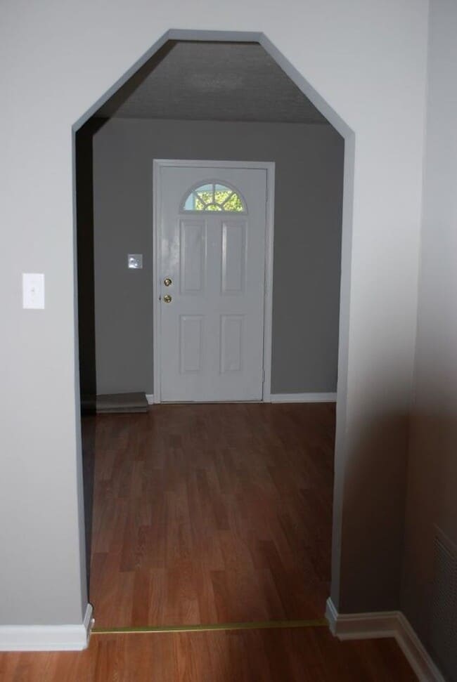 Building Photo - 6712 Stana Dr