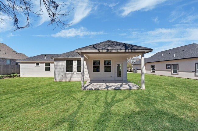 Building Photo - 939 Lake View Dr