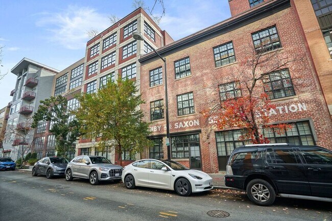 Building Photo - Logan Circle Loft with Garage Parking!