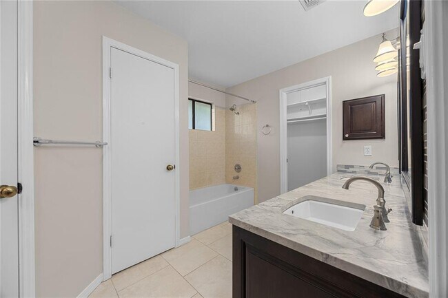 Building Photo - 2608 Water Well Ln
