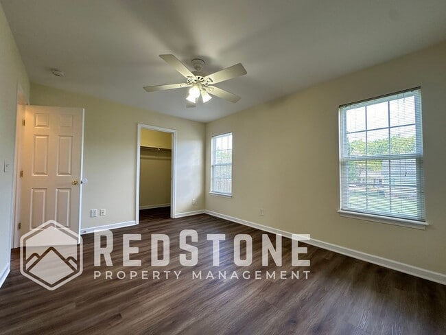 Building Photo - 812 Jennings Berry Dr