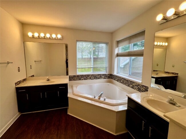 Building Photo - 188 Birchwood Trail Dr