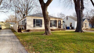 Building Photo - Duplex Available in Beaverdale - 3D Tour