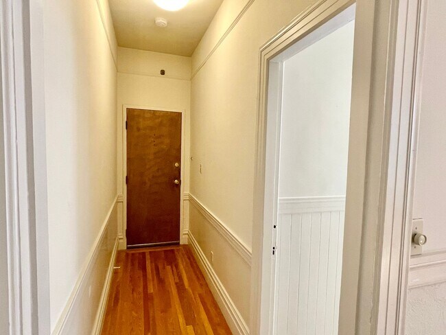 Building Photo - Spacious Studio in the heart of Pacific Heights!  Bonus room!  Laundry! PROGRESSIVE