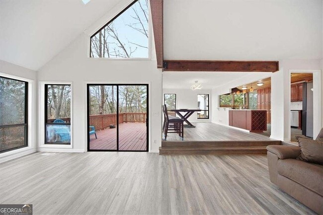 Building Photo - 530 Matterhorn Way