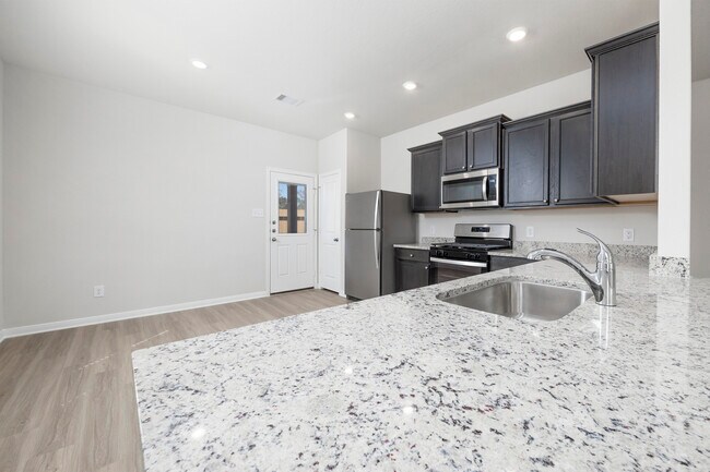Building Photo - 15615 Plum Brk Dr