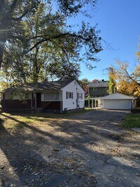 Building Photo - 116 S 45th St