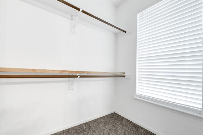 Building Photo - 16215 Cairngorm Ave