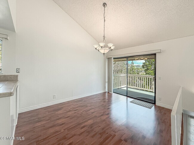 Building Photo - 576 Calle De Las Ovejas