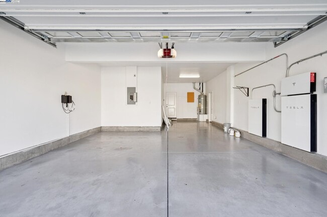 Building Photo - 454 Bengali Ct