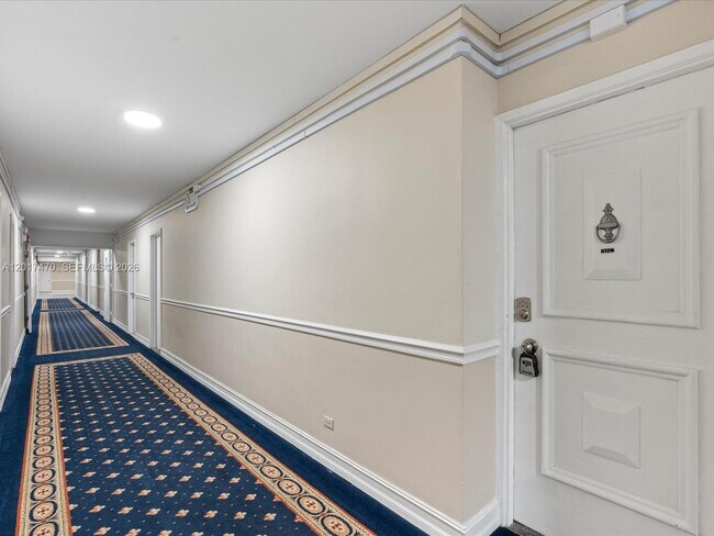 Building Photo - 5005 Collins Ave