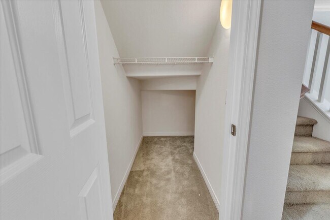 Building Photo - 28687 N Pietro Dr