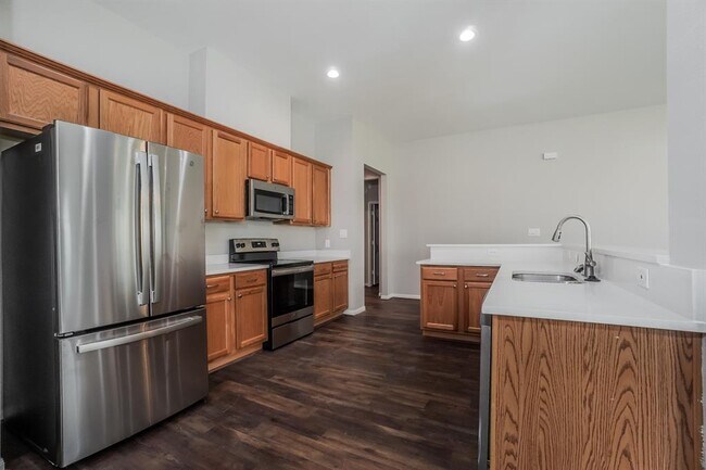 Building Photo - 1204 Chateau Woods Pkwy Dr