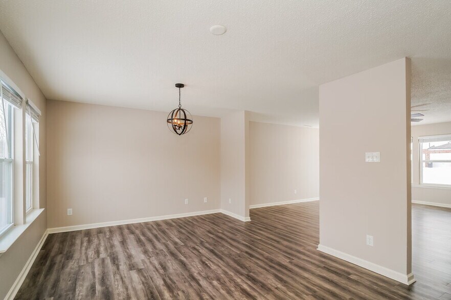 Building Photo - 9058 Bayview Cir