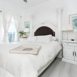 Building Photo - 488 E Ocean Blvd