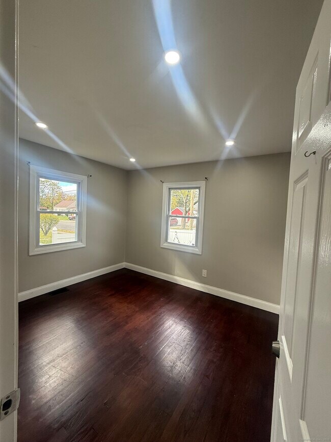 Building Photo - 770 Broadbridge Rd