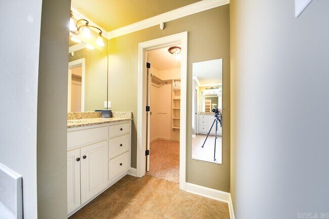 Building Photo - 19 Tradewinds Dr