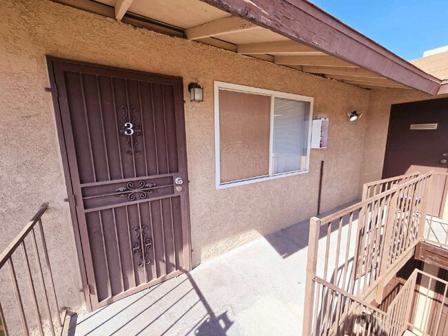 Building Photo - 4360 Twin View Cir