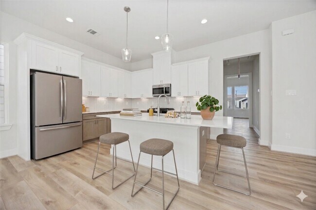 Building Photo - 6109 Campos Dr