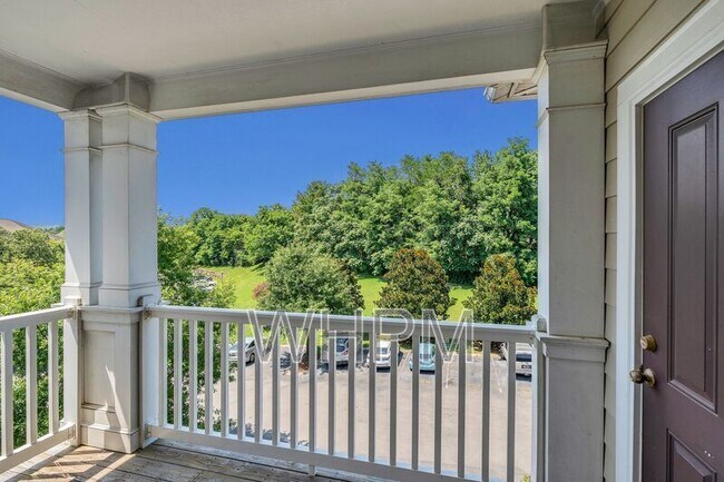Building Photo - 4846 Bevendean Dr