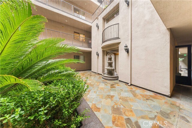 Building Photo - 11218 Camarillo St