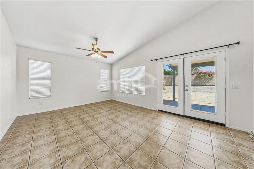Building Photo - 12554 W Holly St