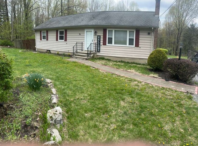 Building Photo - 645 Valley Rd