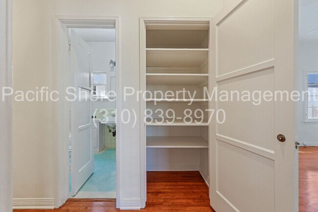 Building Photo - Orange Triplex