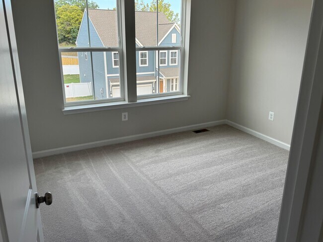 Building Photo - 350 Watercourse Dr
